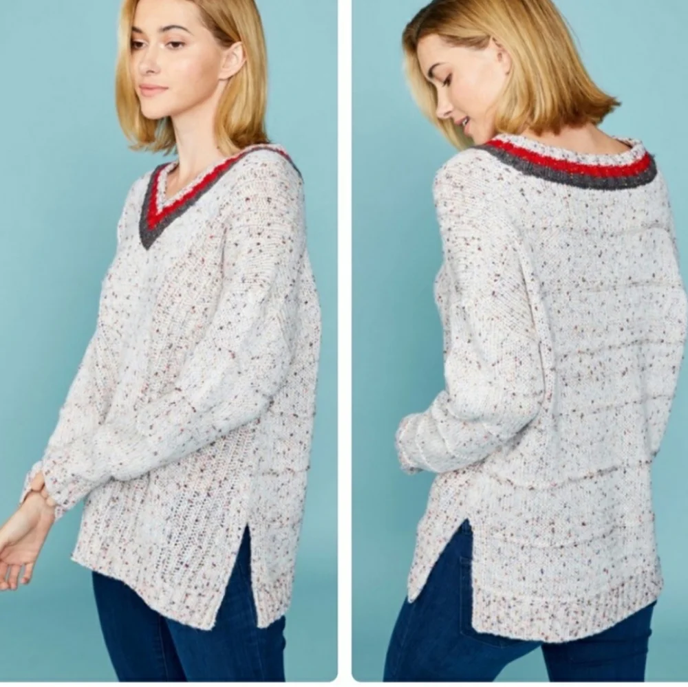 ๐ New oversized boutique confetti Ivory V neck sweater - Picture 1 of 17